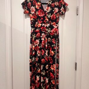 Floral Black and Red Karina Margaret Dress Size XS